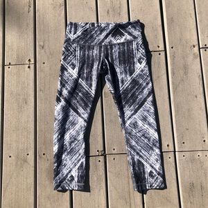 Wunder Under Crop II Full-On Luon Heat Wave White Black Style W6C96S Size 6